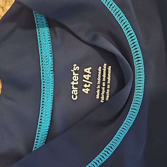 Carter's boys 4T swim trunks & rash guard set - Picture 2 of 3
